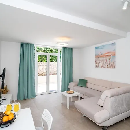 Sofia Apartment *